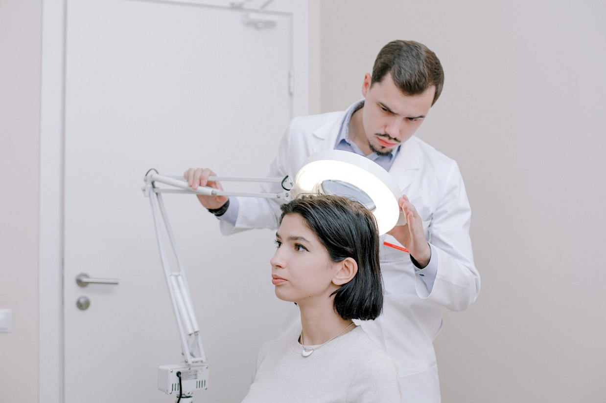Как распознать и предотвратить выпадение волос: мнение трихолога